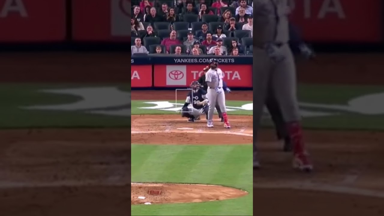 Vladdy sends 3 to the moon against the Yankees