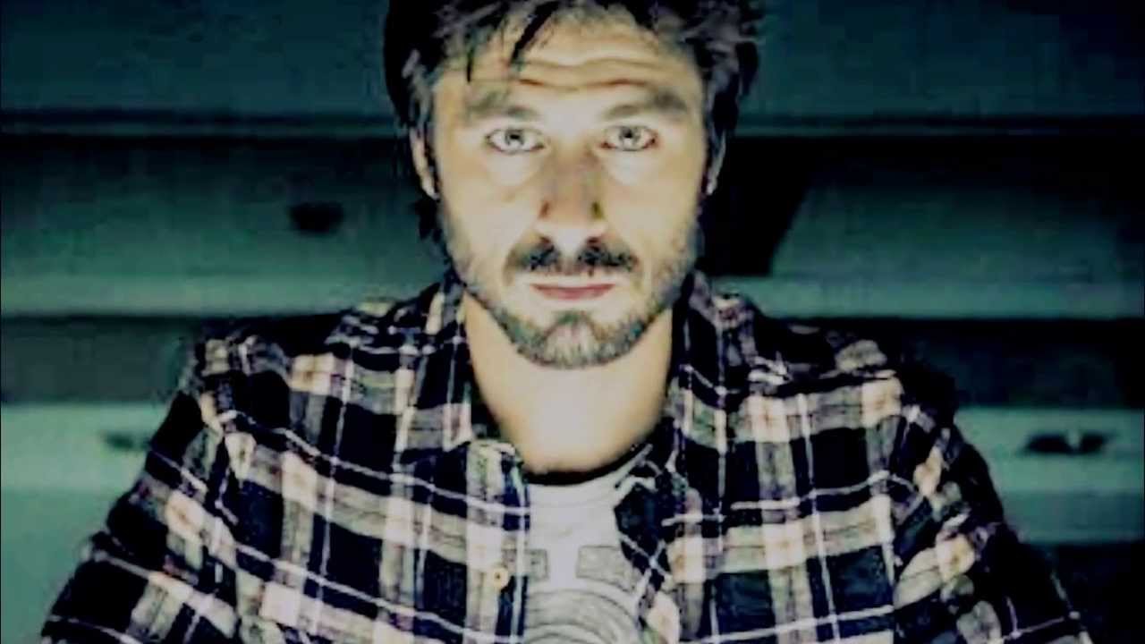 Hugo Silva - He's sexy and he knows it