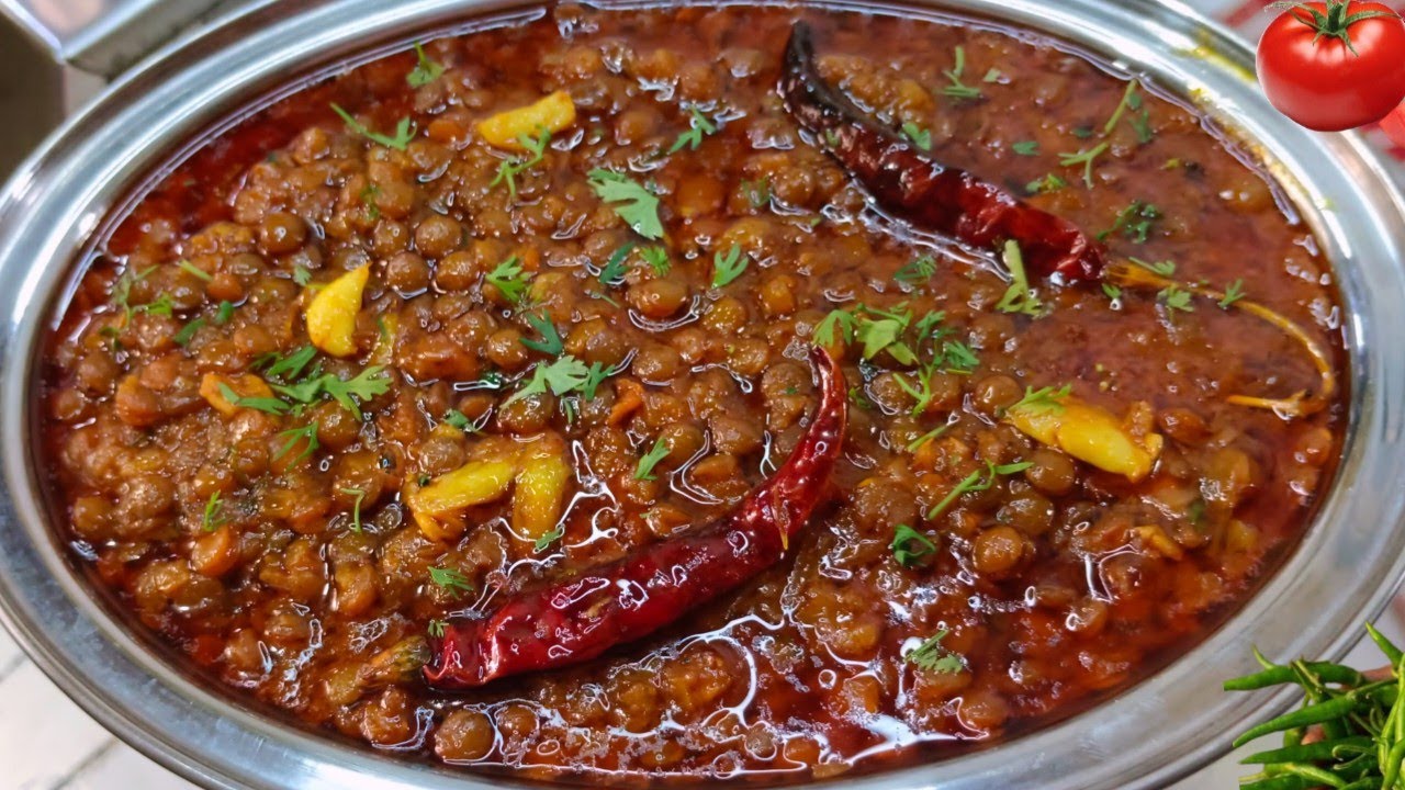 ढाबा स्टाईल चमचमीत अख्खा मसुर भाजी | Akkha Masura Recipe.