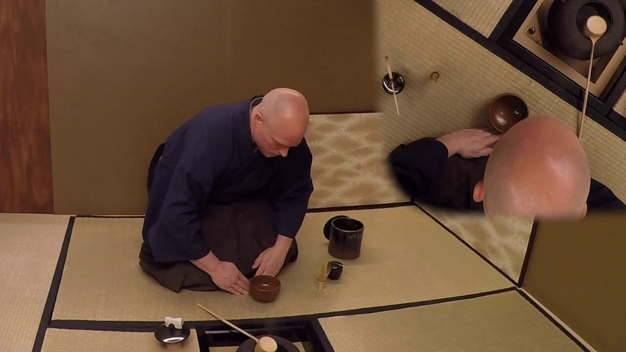 Urasenke Hakobi Usucha, Ro (裏千家 の 運び薄茶 炉)