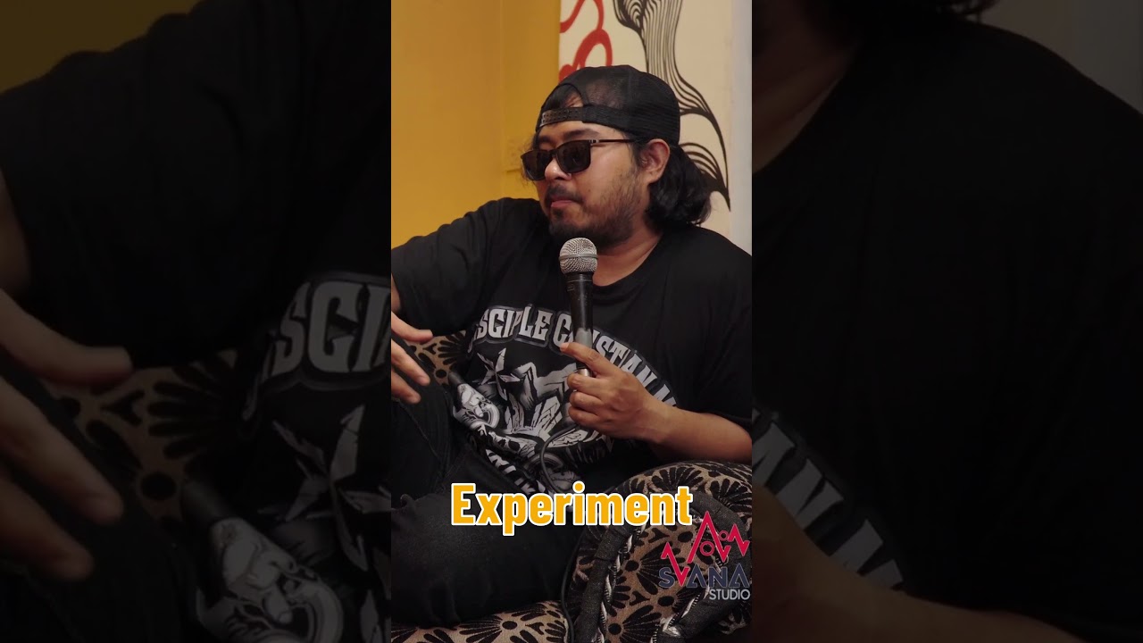 Discussing studio work with @grunchiez #podcast #music #artistshowcase