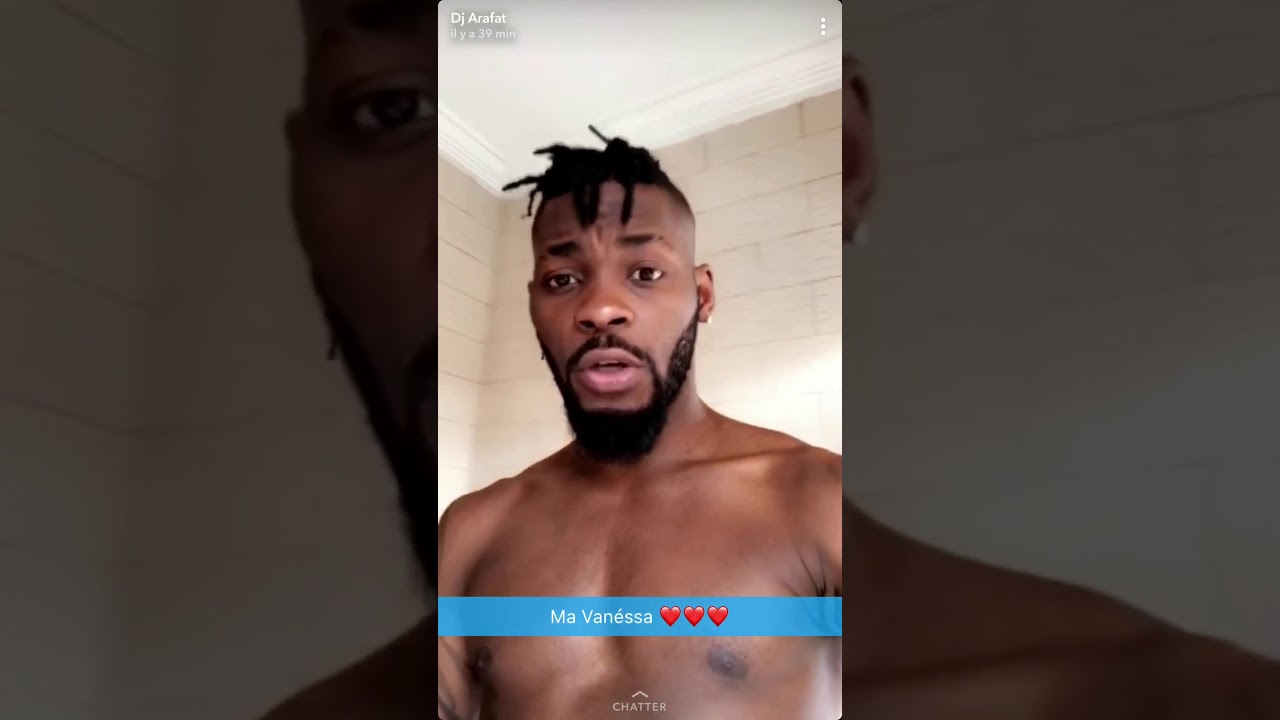 Dj arafat après avoir casse l’iPhone X de Vanessa fashion il repaye un nouveaux iPhone X pour Carmen