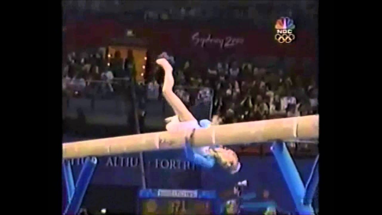 La gymnastique artistique féminine, pas aussi facile que ce que l'on croit.