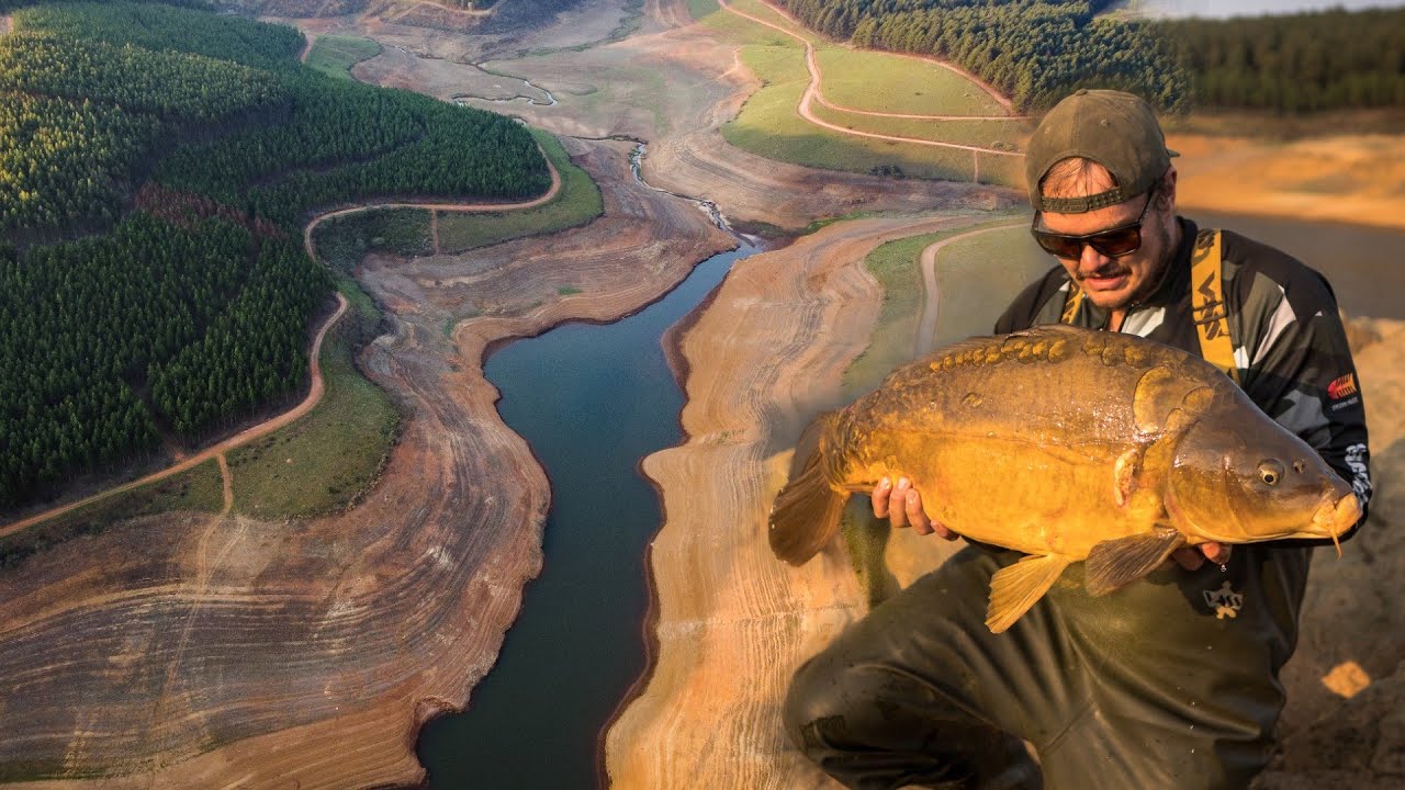 Catching carp on an overnight session at a massive wild-water // Carp fishing South Africa 2020