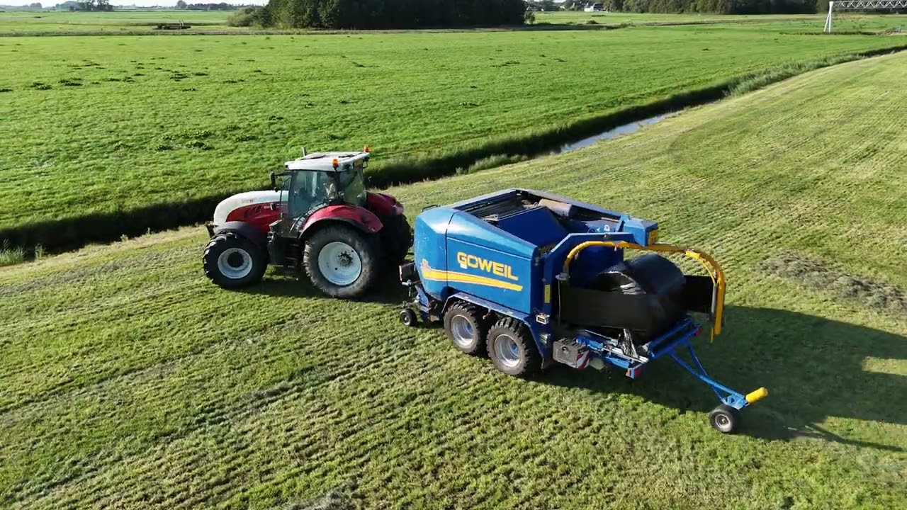Steyr CVT 6205 met Goweil pers/wikkel combinatie Loonbedrijf Tolsma Tzum