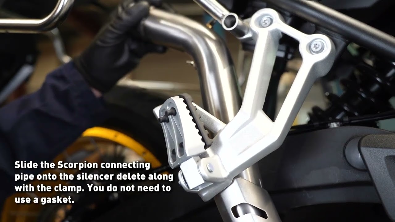 VOGE DS 900 X Silencer Delete Scorpion Exhaust Fitting Video