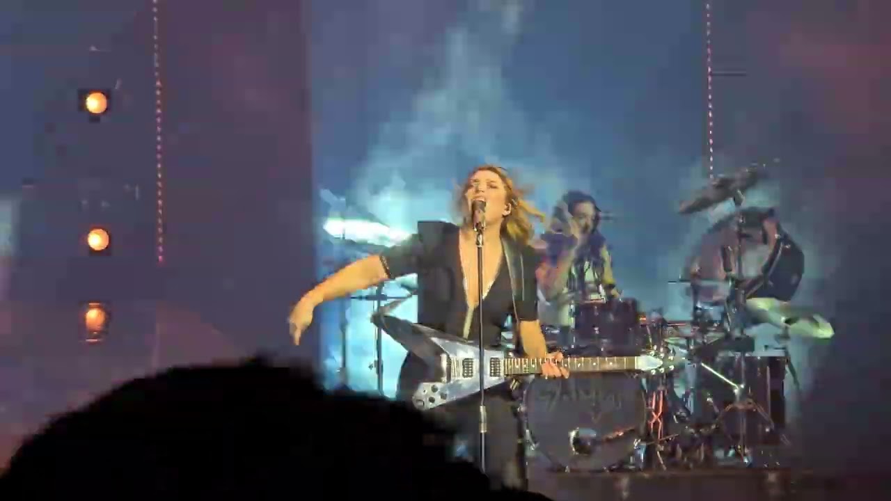 Santa Zénith d'auvergne 10 12 25 Eva