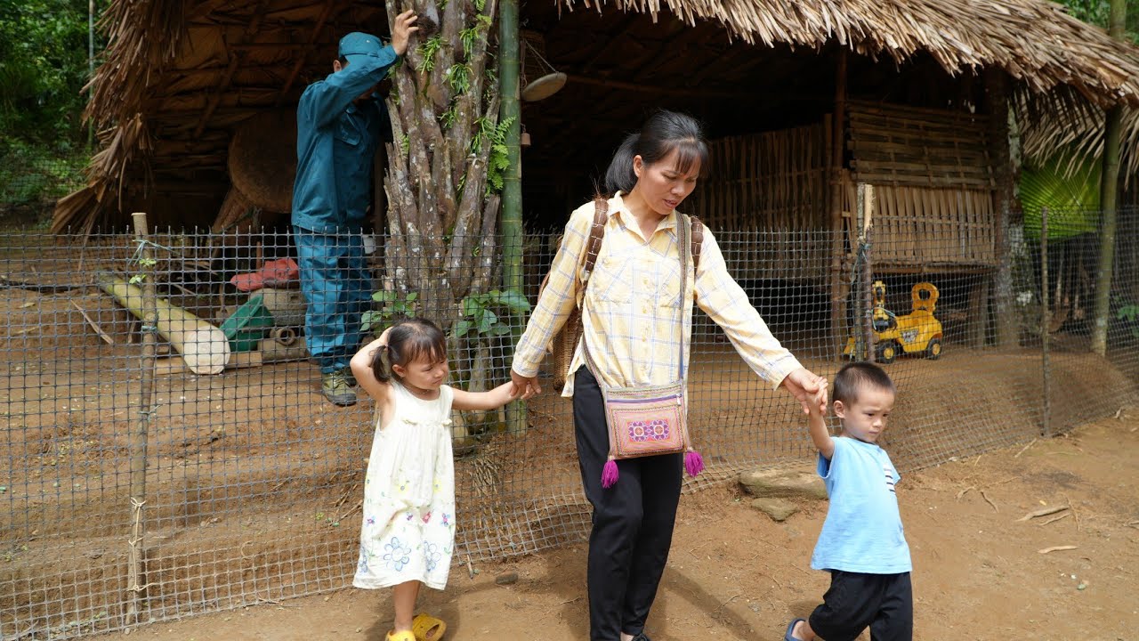 A Day of Harvesting Melons and Building a Drying Rack for the House | Lý Thị Thơm