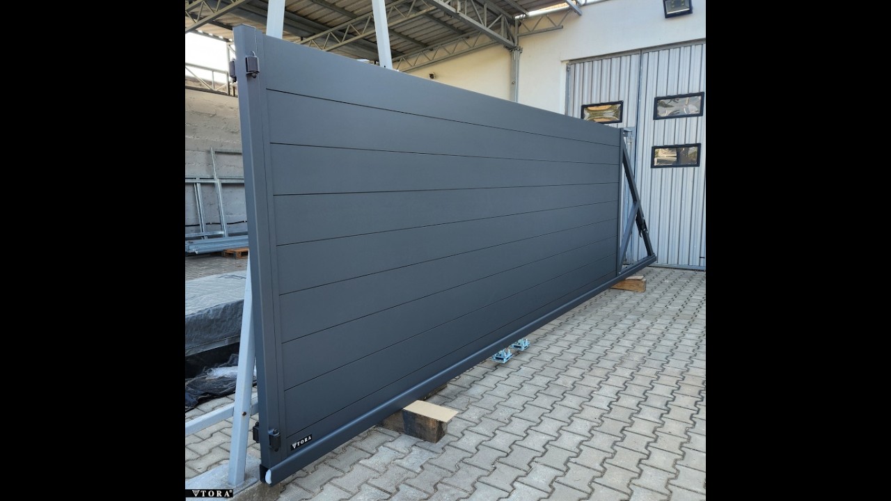 Aluminium Freitragendes Schiebetor Fortis Premium Line, Variante 1  - Blickdicht Rolltor, Anthrazit