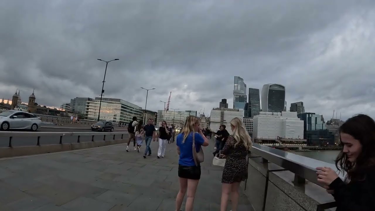 Walking from London Bridge to London Bridge Station via Tower Bridge/Central London Walking Tour
