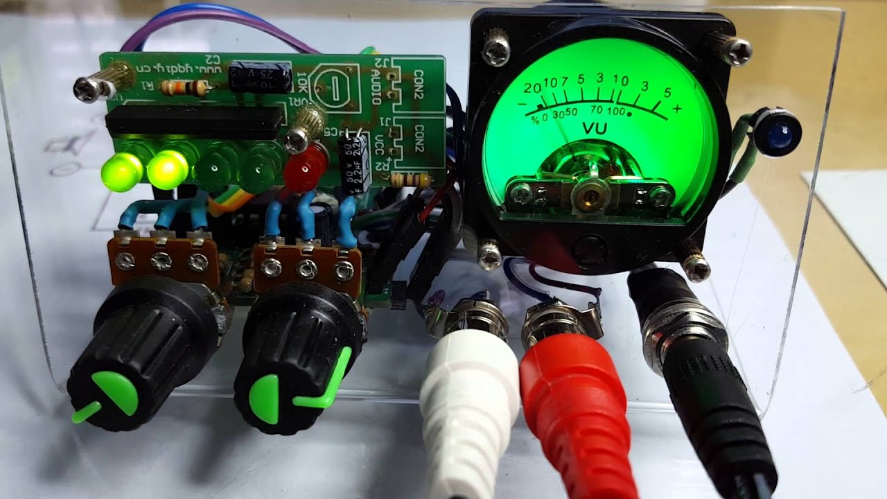 DUAL GREEN PANEL VU + 5 LED VU METER /W PEAK BLUE LED