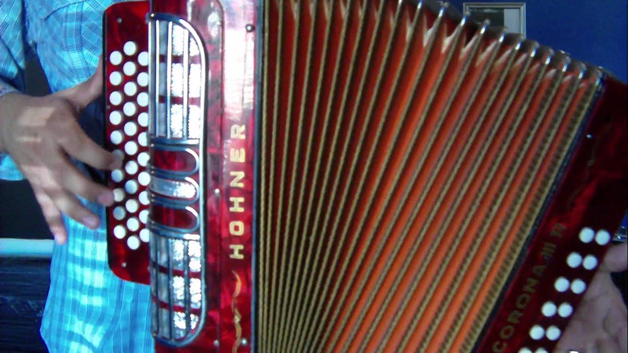 ACORDEON HOHNER CORONA 3R EN VENTA