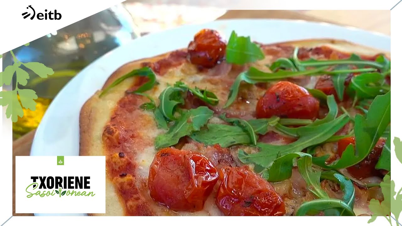 TXORIENE: Pizza hegaluzea hirugiharrarekin