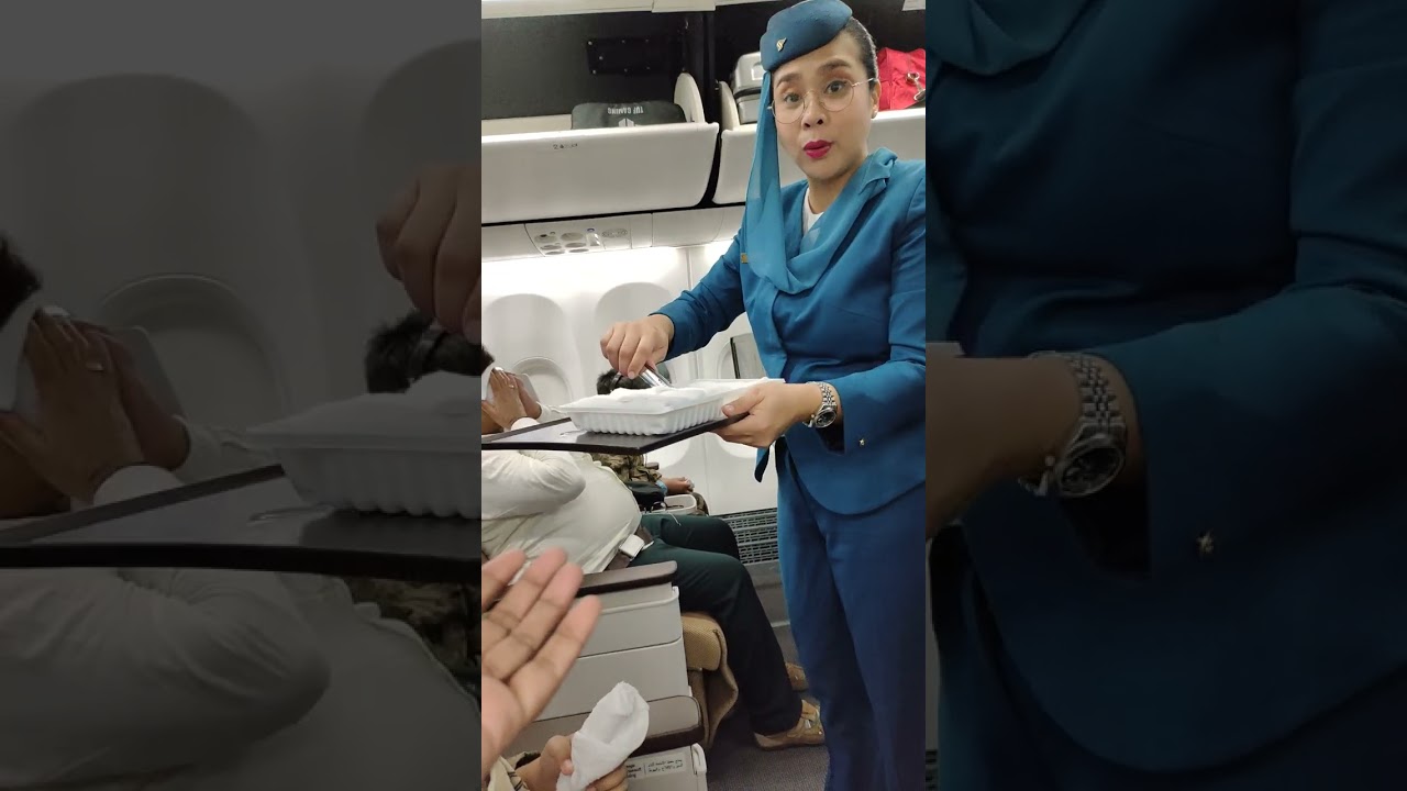 Refreshment Towel In Oman Air Business Class #shorts #ytshorts #viral #viralshorts #omanair