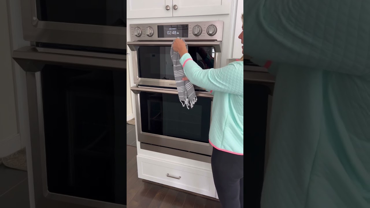 Tied Kitchen Hand Towel Tutorial #kitchenhack #homehack #decorhacks