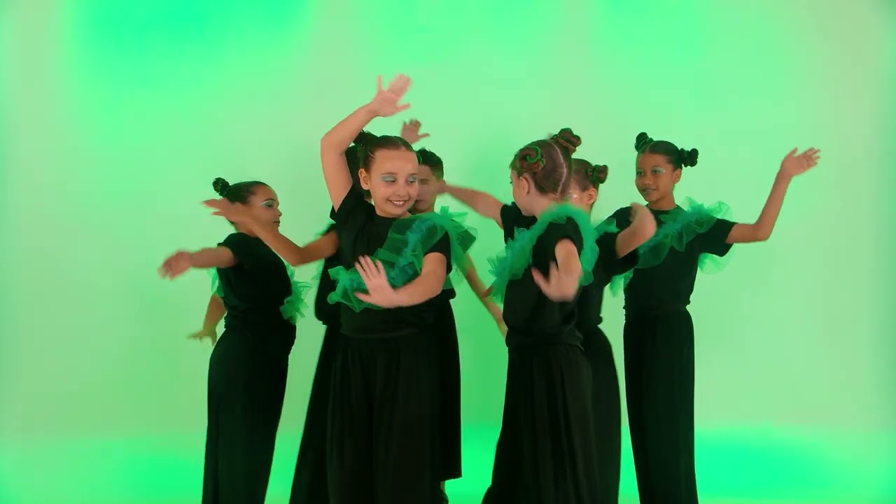 Dia Mundial da Dança 2025 - Tutorial Coreografia ''Oliveirinha da Serra''