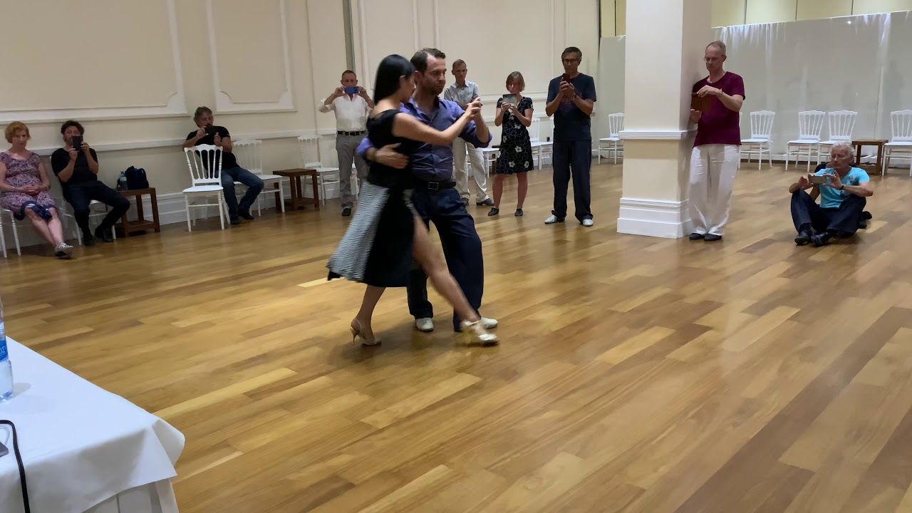 Multiple Turns, Boleos, Colgadas | michelle + joachim