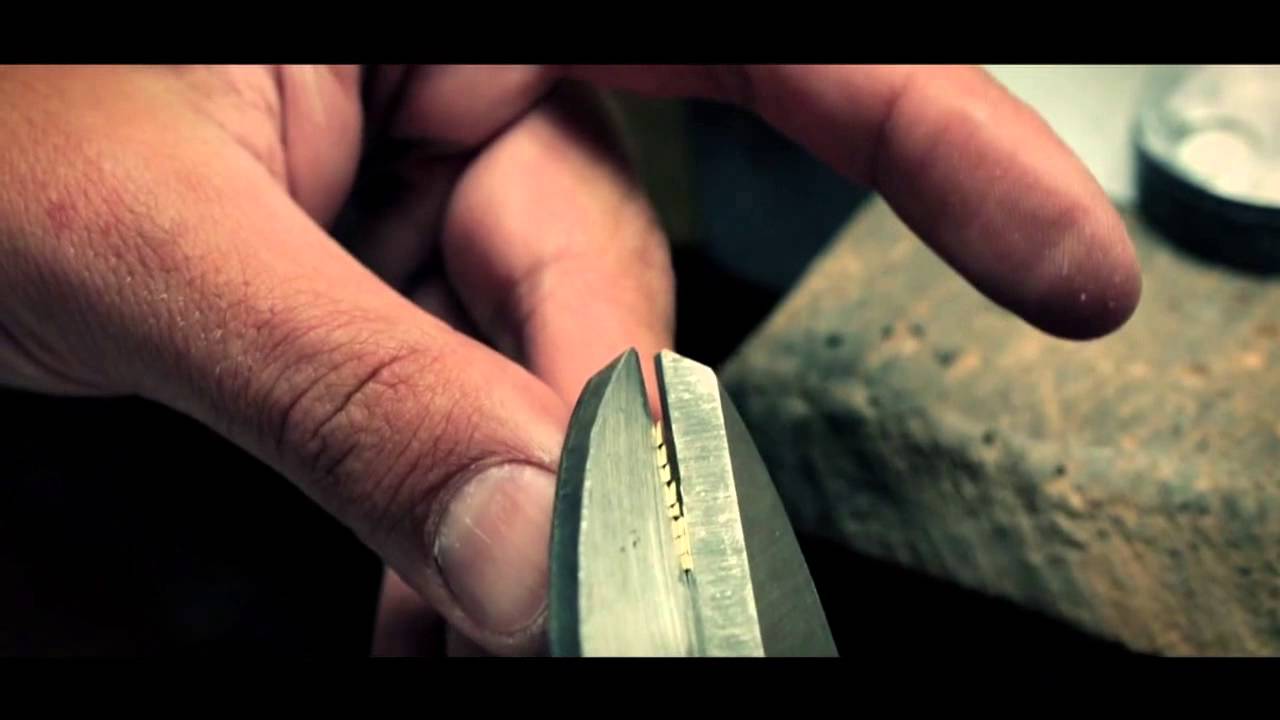 The Art of Chainmaking - How The Mesh Bracelet On A Watch Is Made