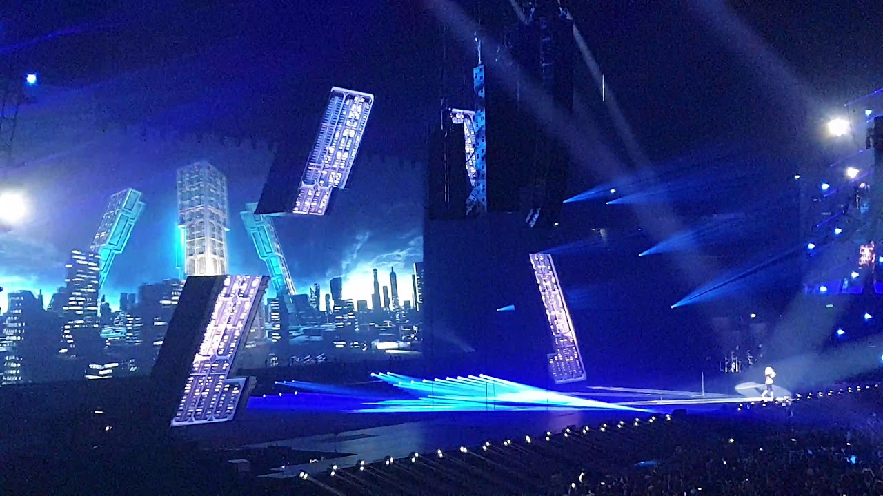 Mylène Farmer - Interstellaires (live at Paris La Défense Arena, 08-06-2019)