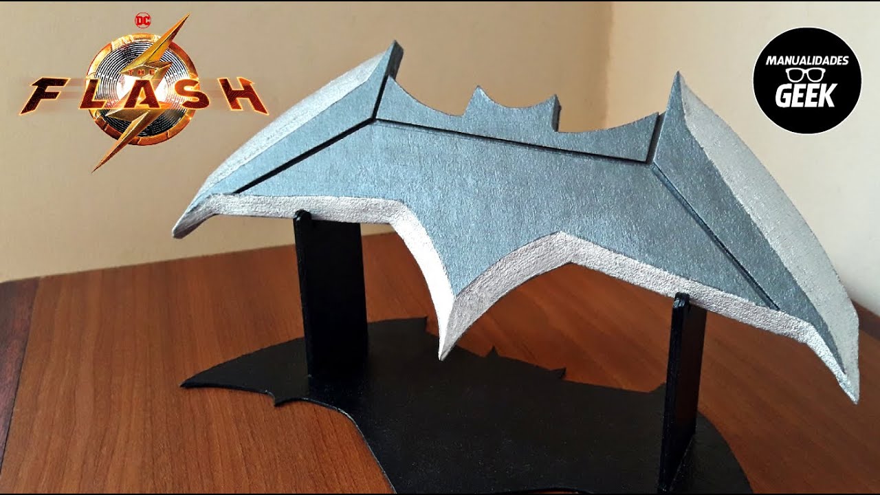 Como hacer el BATARANG de BEN AFFLECK DIY/TUTORIAL/MANUALIDAD/ The Flash