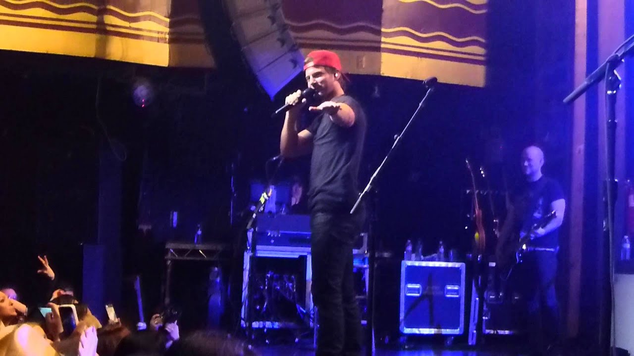 Kip Moore talks about the 3 stages of breaking up...