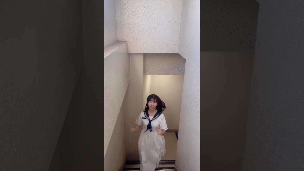階段ダッシュで近寄ってくるアイドル候補生 #アイドル候補生 #floomies