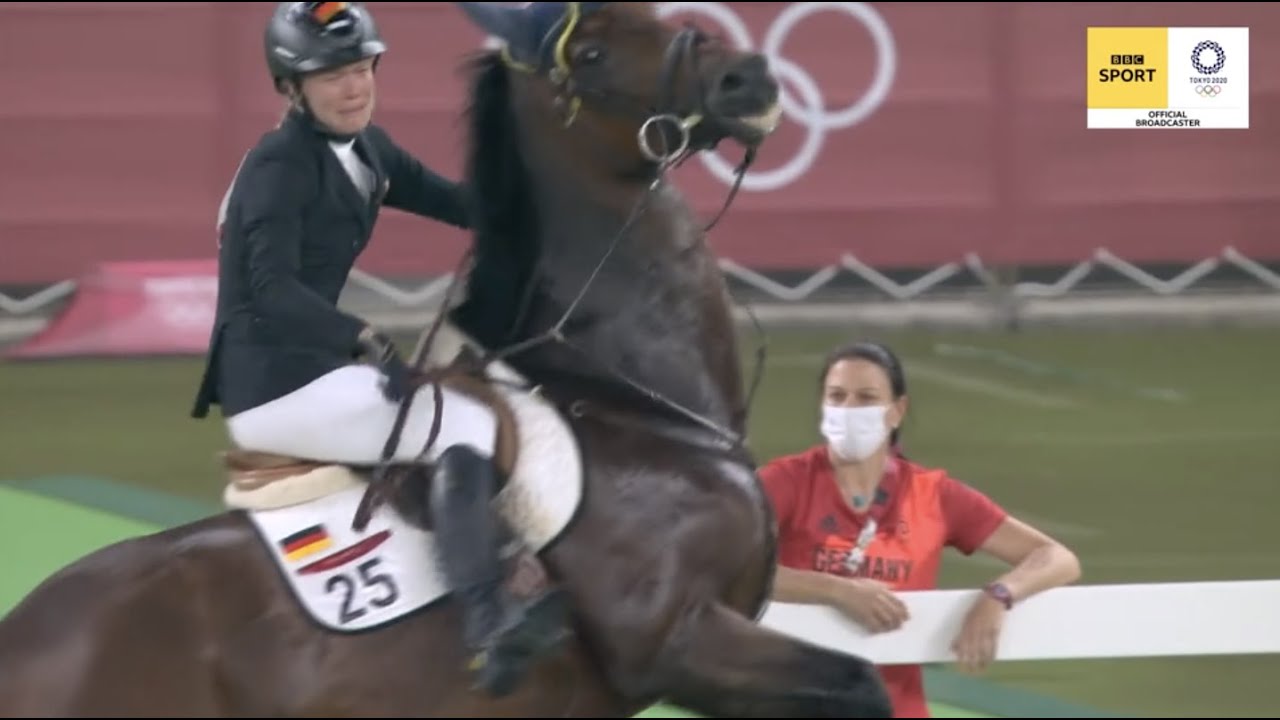 Annika Schleu ELIMINATED Video/Horse refuses to Jump/Tokyo Olympics