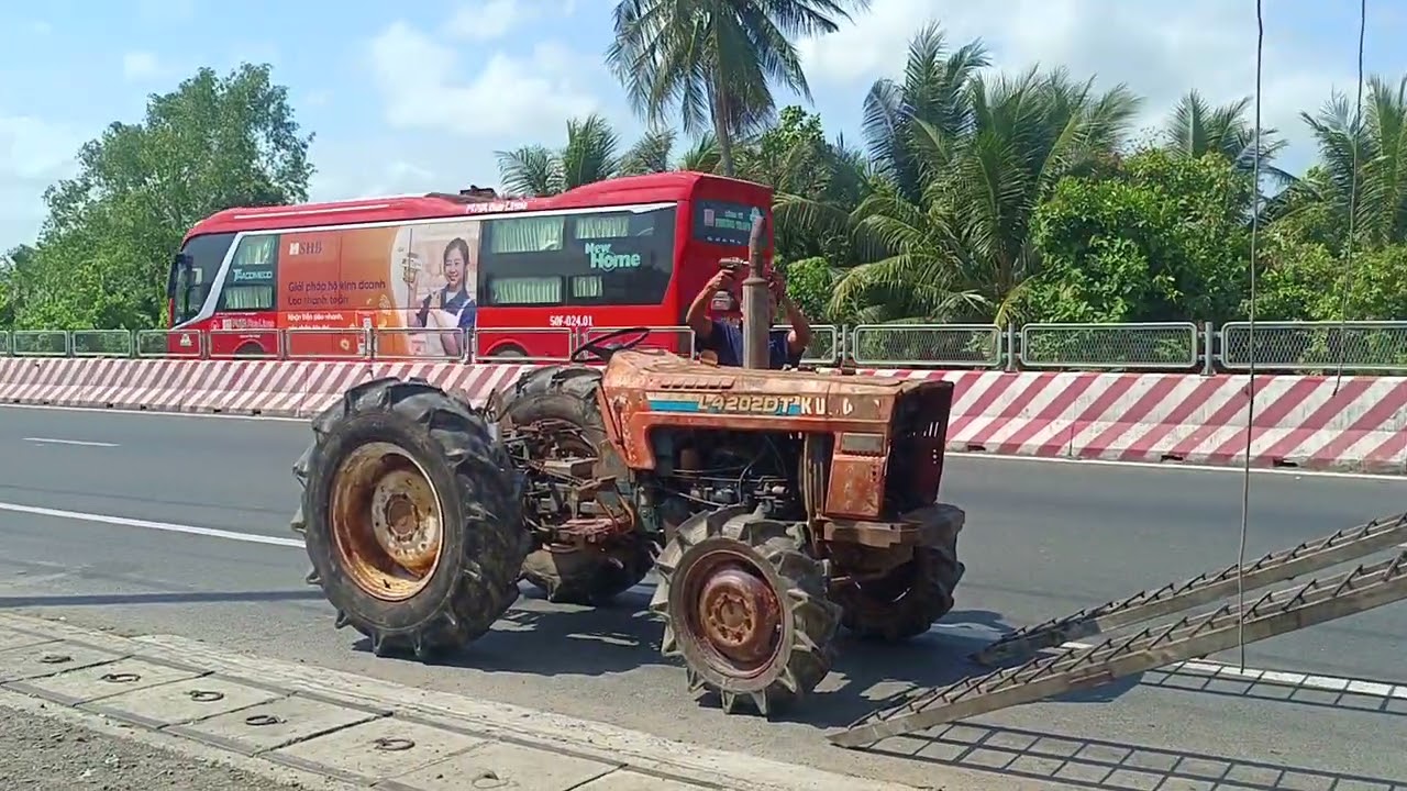 Kubota L4202DT đã bán. 
