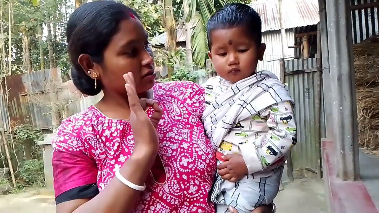 বহু দিনের বহু মাসের অপেক্ষা অবশেষে শেষ হতে চলেছে বর মশাই বাইরে থেকে বাড়ি এসছে।