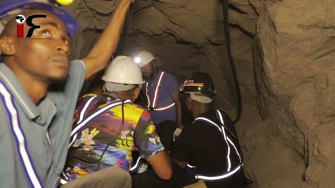 CEO Explores a 200-Meter-Deep Green Garnet Mine in Lemshuku!