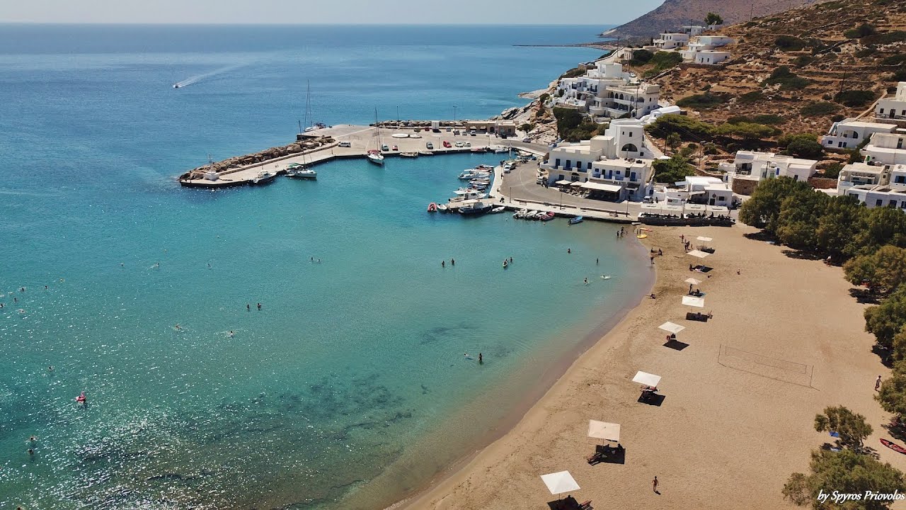 Σικινος Αλοπρονοια το λιμανι του νησιου