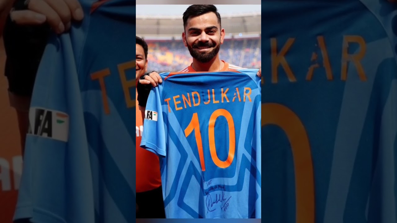 Sachin Tendulkar gifts his final ODI Jersey to Virat Kohli during the World Cup Final #sachin #virat