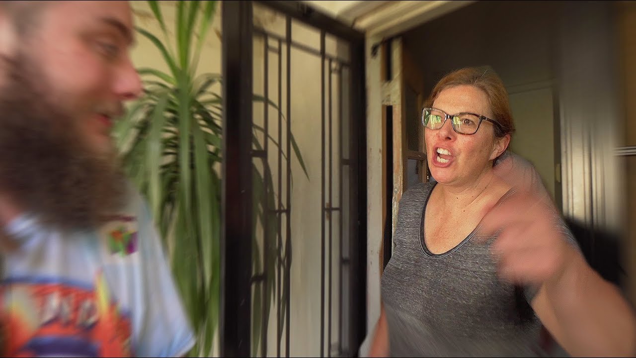 FLIRTING WITH FAN'S MUMS WHILE DELIVERING MERCH!