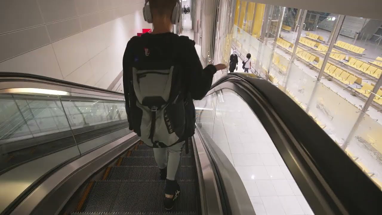 United Arab Emirates, Dubai International Airport (DXB), 1X moving sidewalk, 1X escalator