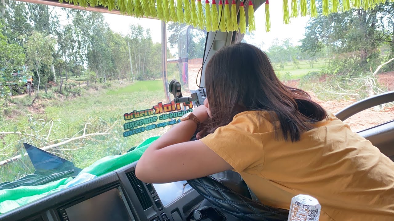 สาวนุ่นขับเจ้าโรโบคอปเถียงกันกับพี่นนท์ตลอดทาง