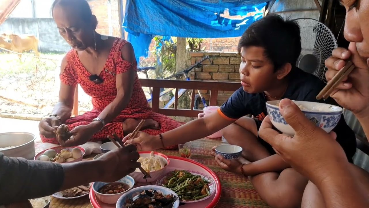 Bữa Cơm Đạm Đang Của Idol Thảo Sương Đơn Giản Mà Lại Rất Ngon..
