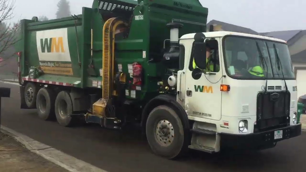 WM Newberg Oregon - Autocar ACX Mcneilus ZR On The Glass Route!