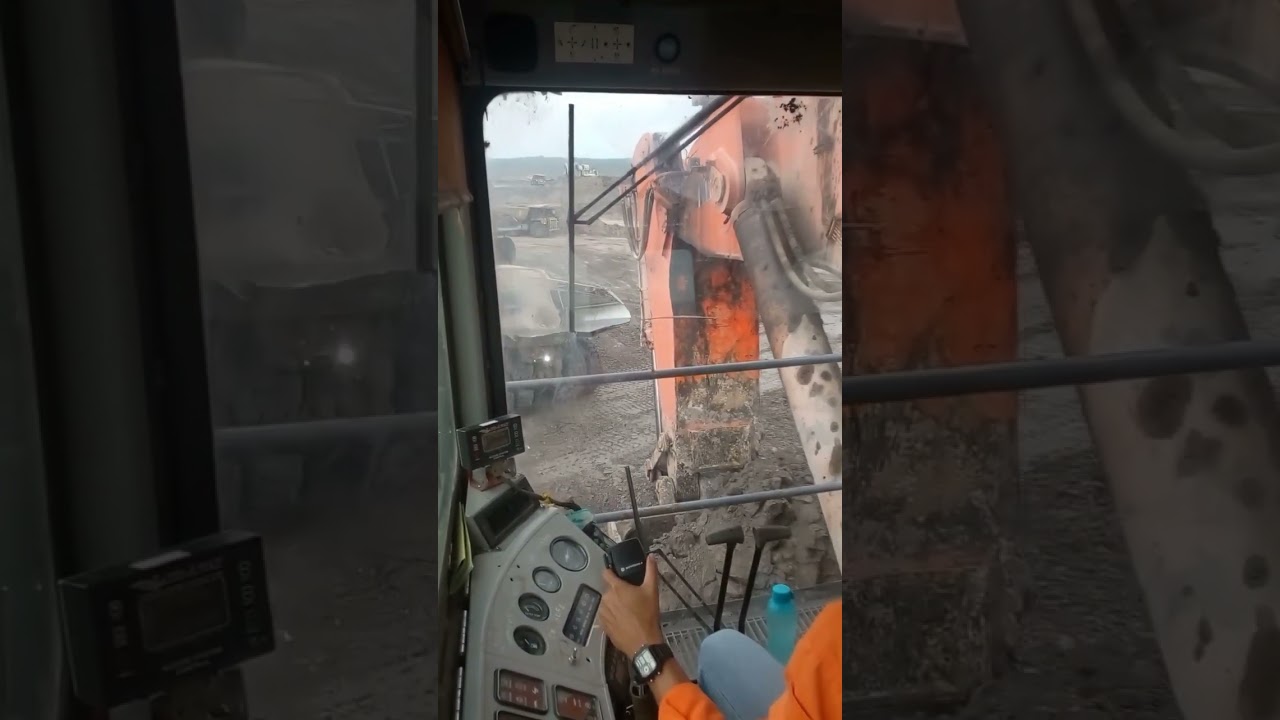 loading point overburden 》》 HITACHI 3600-5 //truck CAT 785+CAT 777