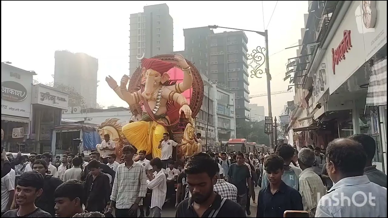 Borivali West Aagman of maghi ganpati poiser cha morya  and carter road no 4 cha Raja (borivali E)