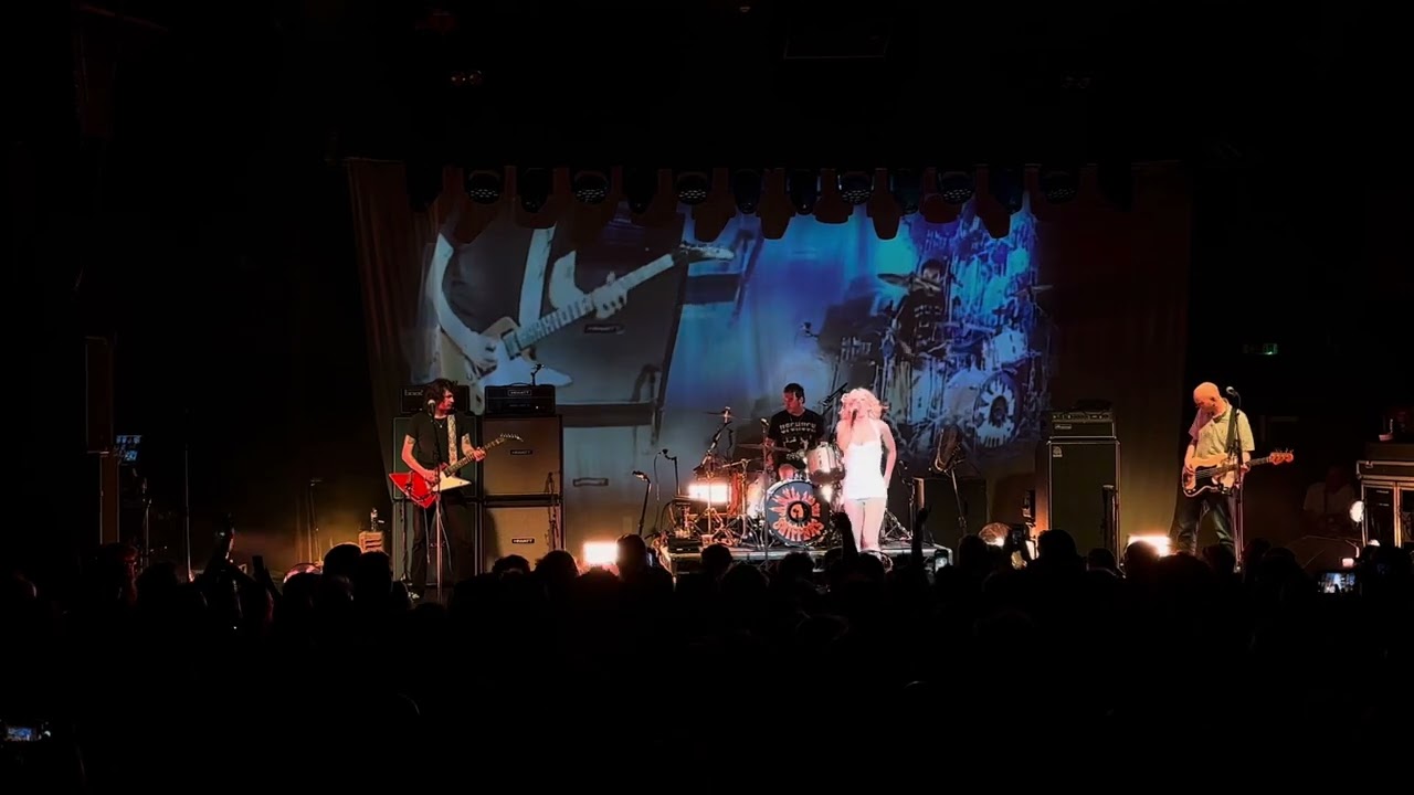Amyl and The Sniffers - Doing In Me Head - Bristol O2 Academy November 11th 2024