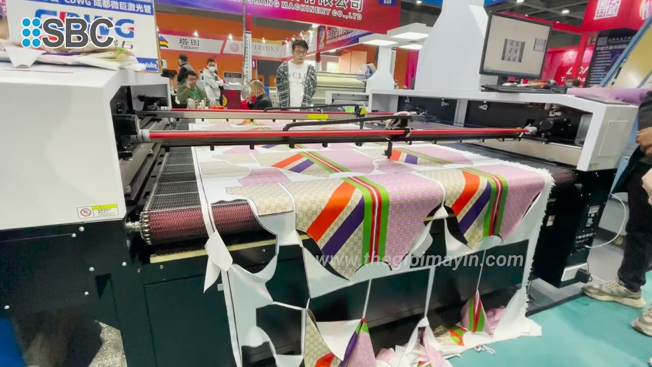 Máy cắt vải laser 