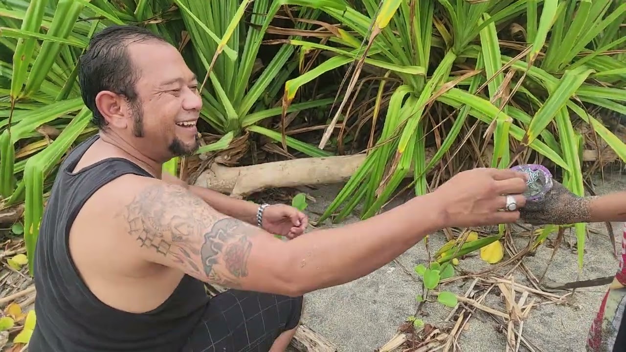 Mencari kelomang 