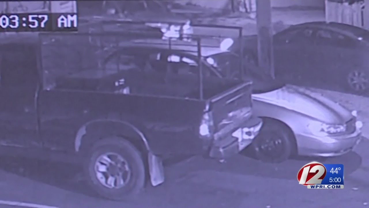 Men fight off armed suspects after robbery attempt