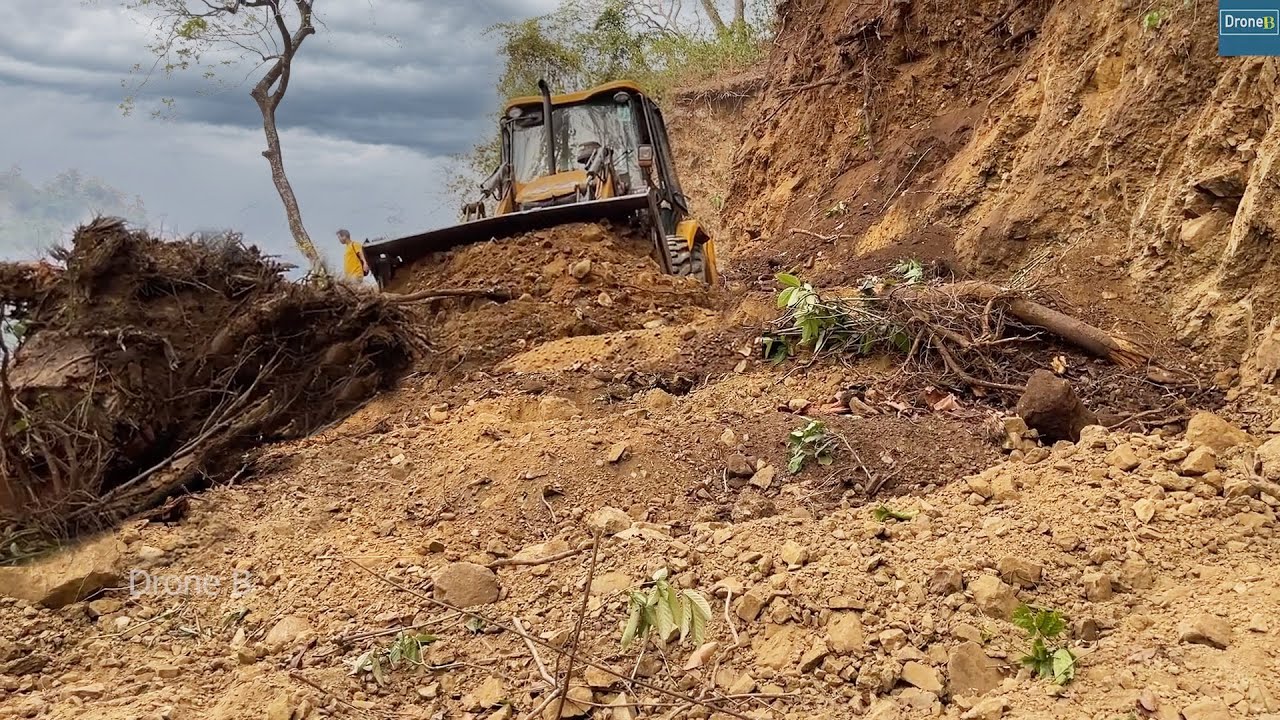 ROCKY MOUNTAIN ROAD WORK with JCB Backhoe