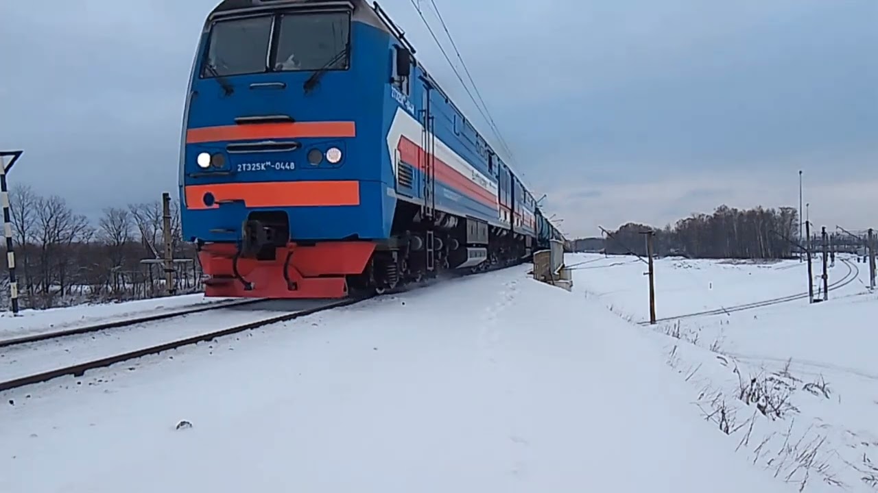 Сборник декабрьских поездов в разных частях Ярославля