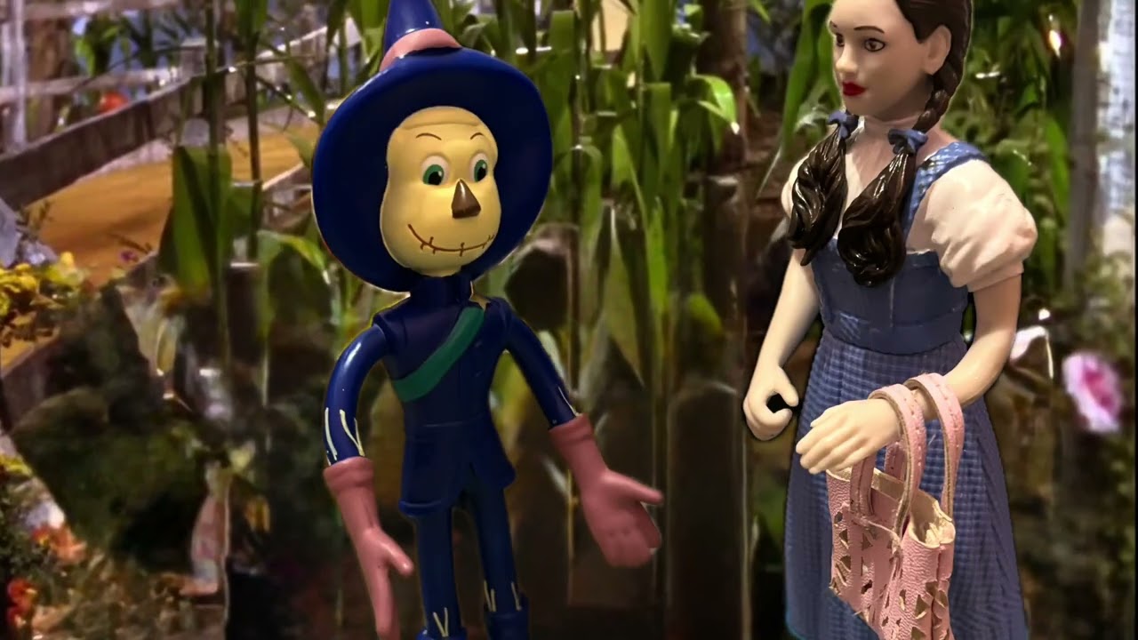 Dorothy meets The Scarecrow/ If I only Had a Brain/ we’re off to see the Wizard!
