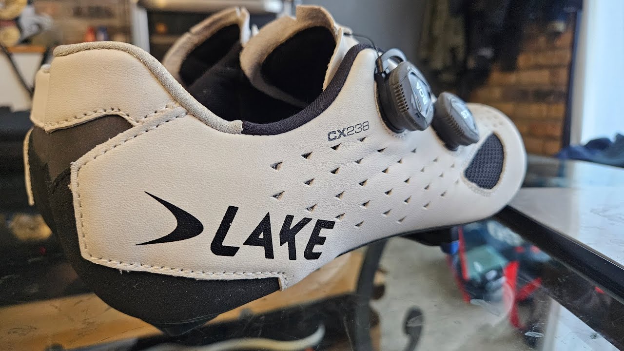 The best cycling shoes for wide feet! and they are on sale!