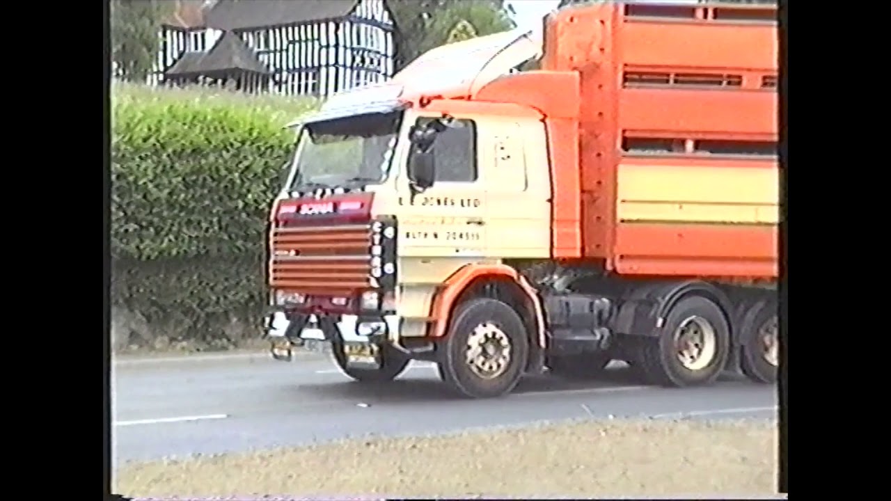 TRUCKS AT LUDLOW MARKET 1995