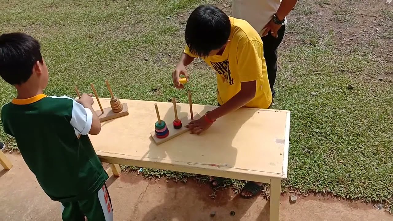 Tower of Hanoi | Querobin vs EJ