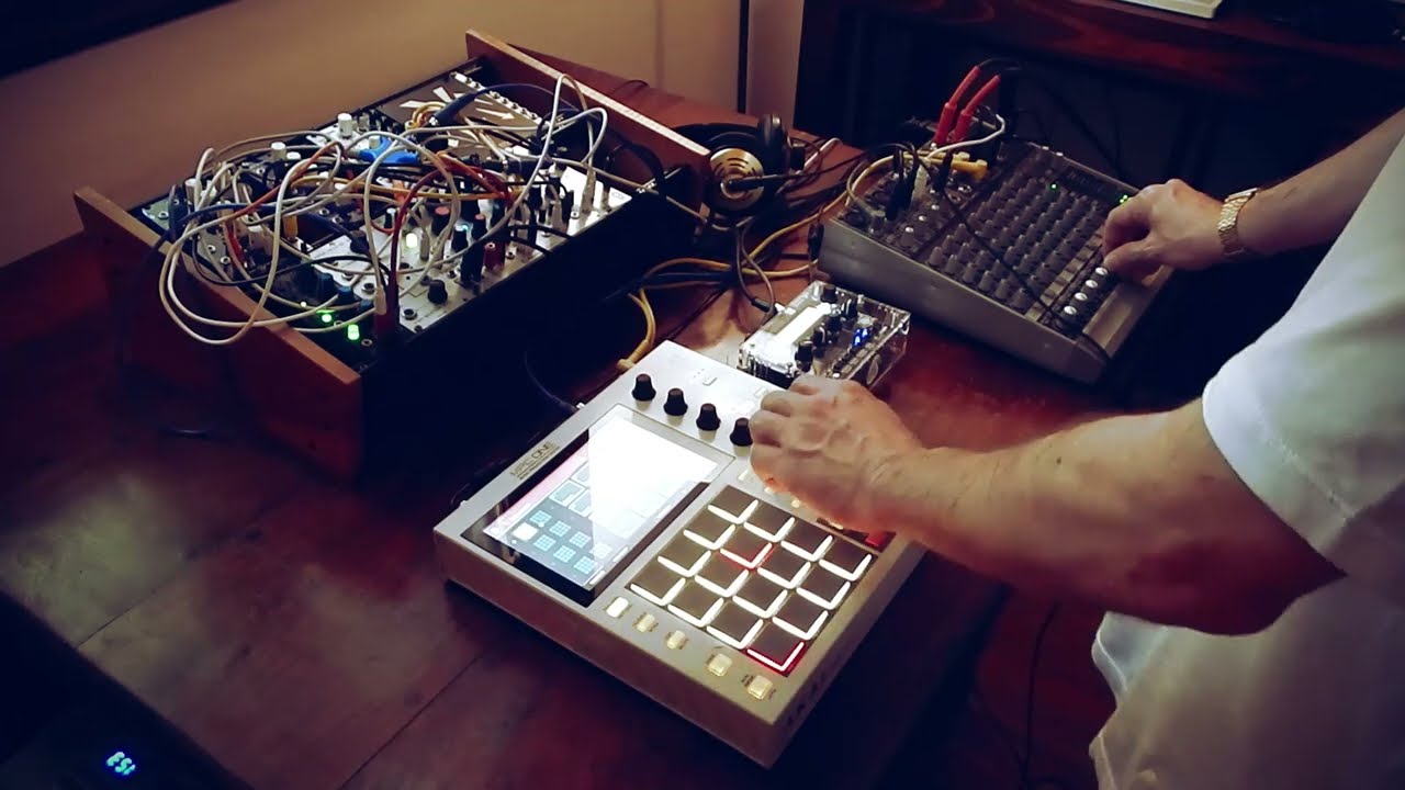 MPC ONE  (Microesfera's Minimal House Jam)